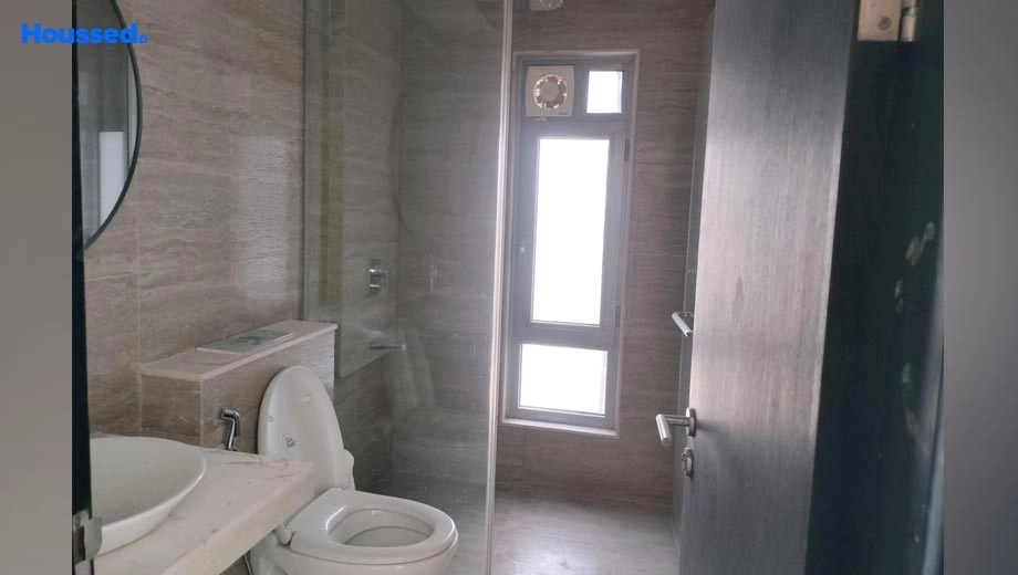 Project Image of 3 BHK Semi-Furnished Flat for Rent in Oberoi Esquire, Goregaon East - Image 148821