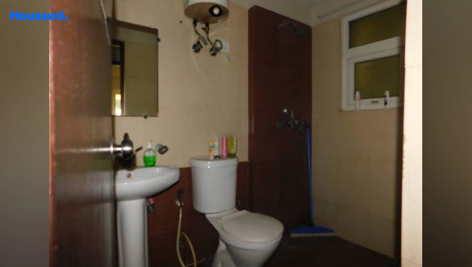 Project Image of 2 BHK Flat for Resale in Mahagun Moderne, Sector 78 - Image 148872