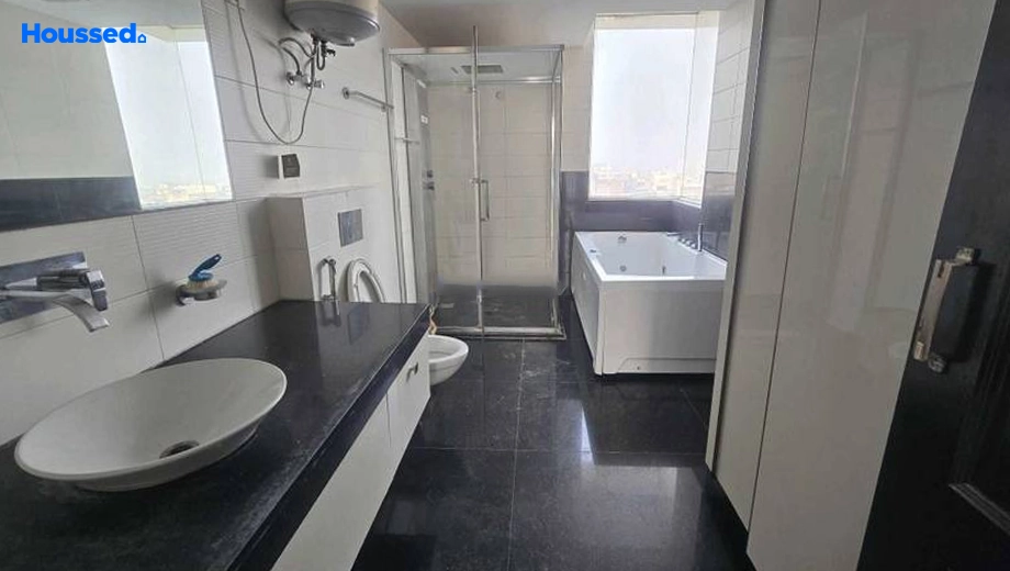 Project Image of 4 BHK Flat for Resale in Omaxe The Forest Spa, Surajkund - Image 152804