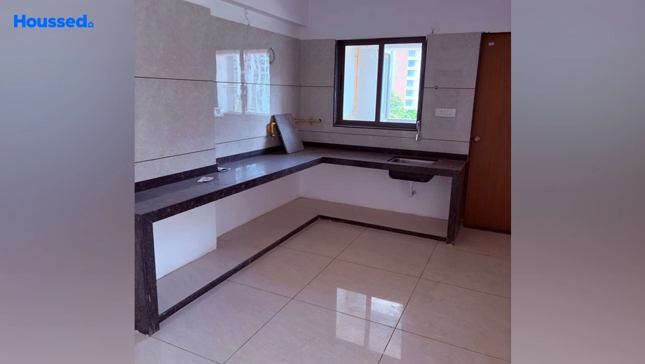 Project Image of 3 BHK Flat for Resale in Pramukh Revanta, Vesu - Image 153824