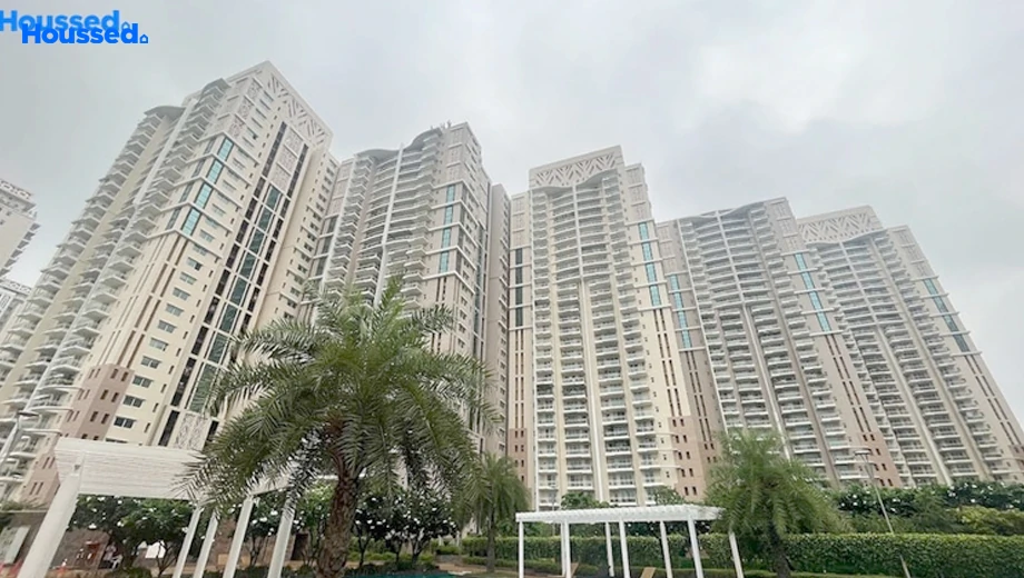 Project Image of 4 BHK Semi-Furnished Flat for Rent in DLF Park Place, DLF Phase 5 - Image 155152