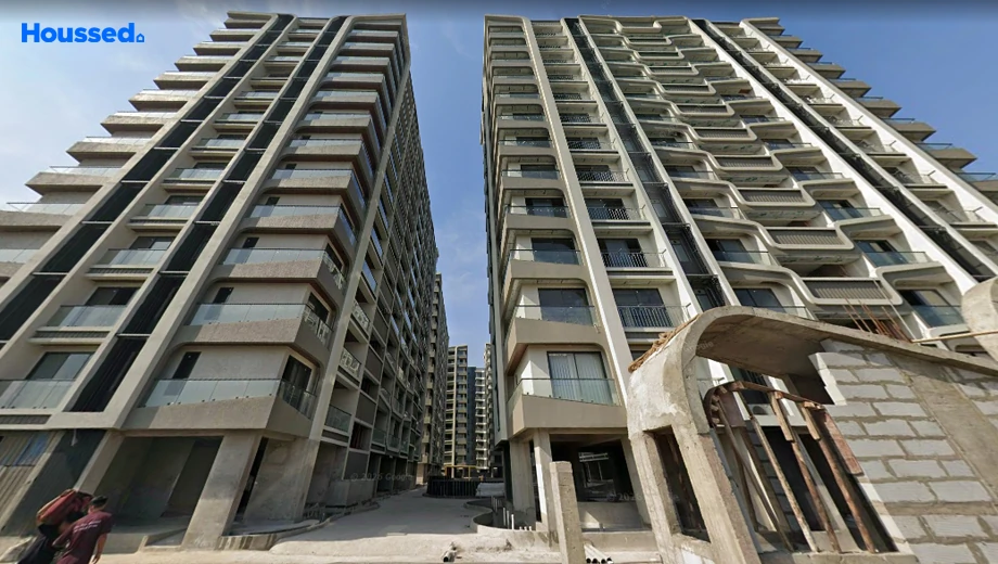 Project Image of 4 BHK Flat for Resale in Rajhans Zorista, Vesu - Image 155802