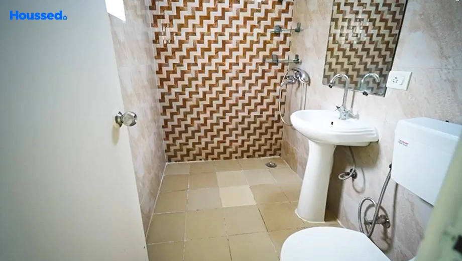 Project Image of 2 BHK Flat for Resale in Gaur City 2 14th Avenue, Noida Extention - Image 157836