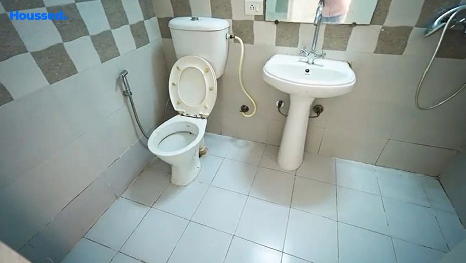 Project Image of 2 BHK Flat for Resale in Gaur City 2 14th Avenue, Noida Extention - Image 157837