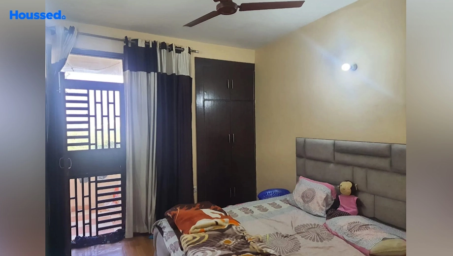 Project Image of 3 BHK Semi-Furnished Flat for Rent in Green Park Society, Sector 75 - Image 158336