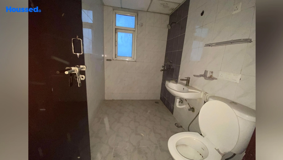 Project Image of 3 BHK Semi-Furnished Flat for Rent in Omaxe New Heights, Sector 78 - Image 159280