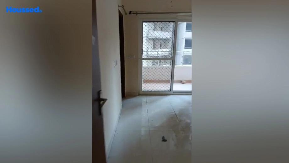 Project Image of 3 BHK Flat for Resale in Emenox La Solara, Sector 16 B - Image 160344