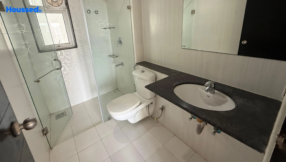 Project Image of 3 BHK Flat for Resale in Prestige Neptunes Courtyard, Marine Drive - Image 160767