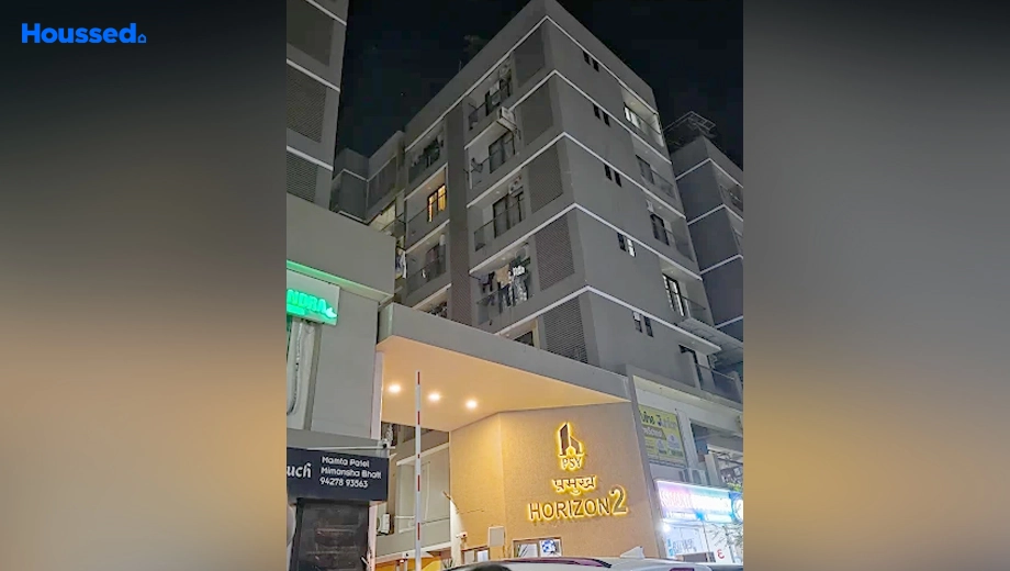 Project Image of 2 BHK Flat for Resale in Pramukh Horizon 2, Sargasan - Image 156061