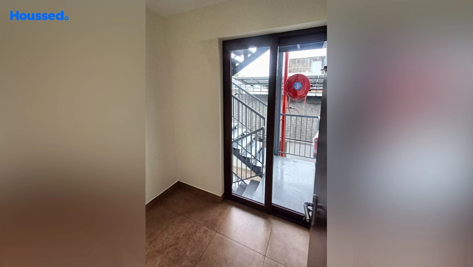 Project Image of 3 BHK Semi-Furnished Flat for Rent in Shenoys - Image 163493