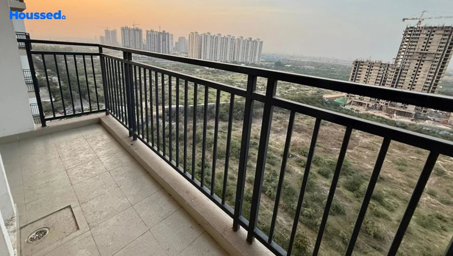 Project Image of 3 BHK Semi-Furnished Flat for Rent in Eldeco Live By The Green, Sector 150 - Image 163731