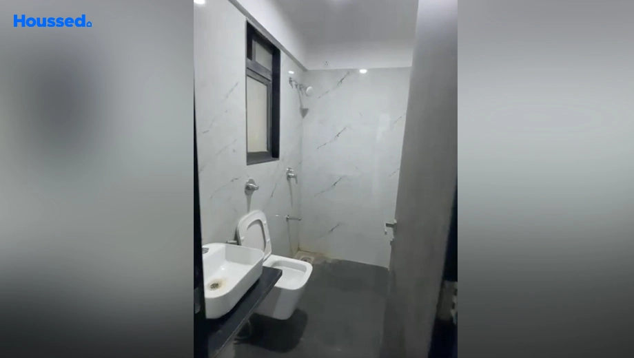 Project Image of 2 BHK Semi-Furnished Flat for Rent in DLH Leo Tower, Andheri West - Image 165296