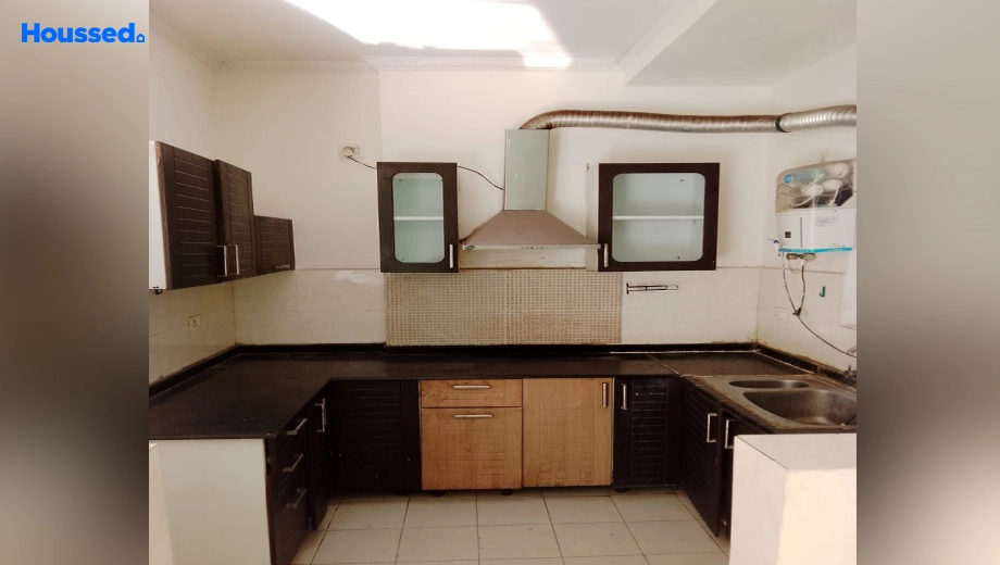 Project Image of 2.5 BHK Flat for Resale in Amrapali Princely Estate, Sector 76 - Image 165476