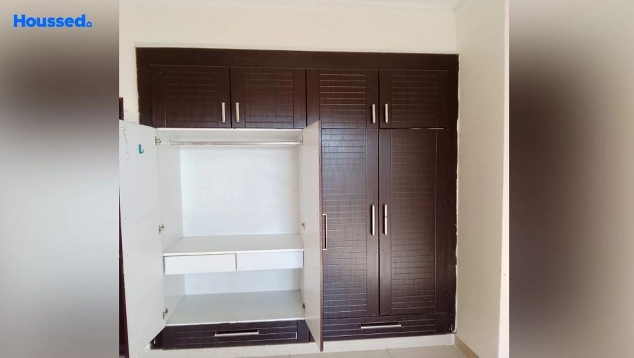 Project Image of 2.5 BHK Flat for Resale in Amrapali Princely Estate, Sector 76 - Image 165475