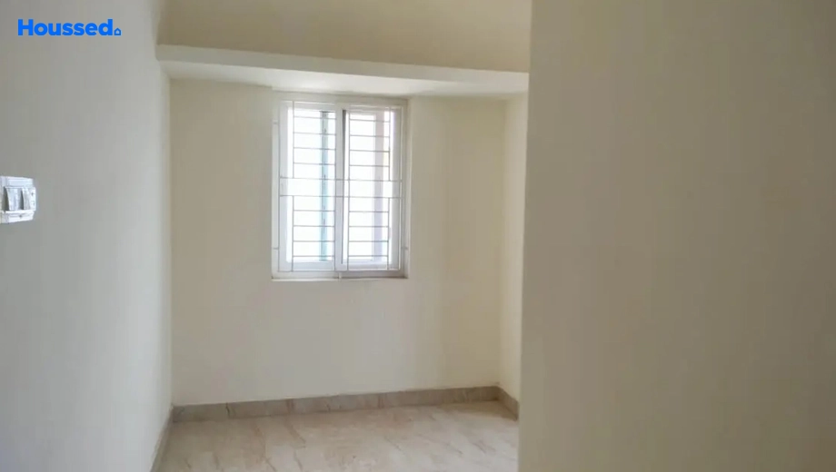 Project Image of 2 BHK Flat for Resale in Saligramam - Image 165583