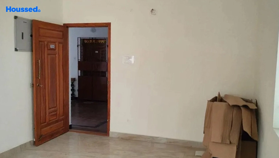 Project Image of 2 BHK Flat for Resale in Saligramam - Image 165594