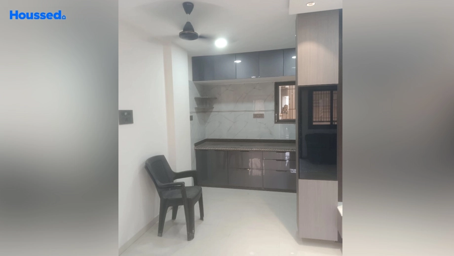 Project Image of 2 BHK Flat for Resale in Adajan - Image 166540