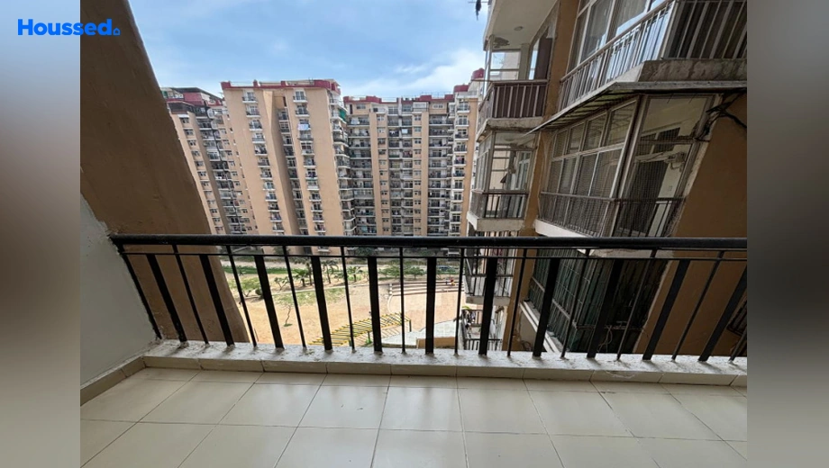 Project Image of 3 BHK Flat for Resale in Amrapali Platinum, Sector 119 - Image 166426