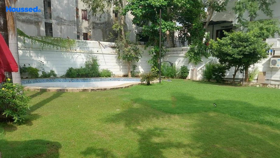 Project Image of 5 BHK House/Villa for Resale in Royal Crescent Bungalow,, Thaltej - Image 166649
