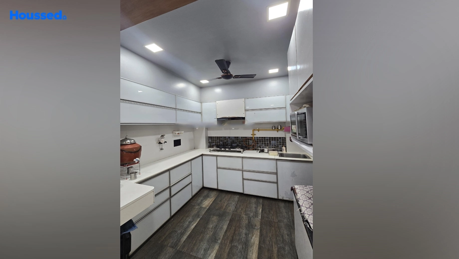 Project Image of 3 BHK Furnished Flat for Rent in Shailly Tower , Ambawadi - Image 167162