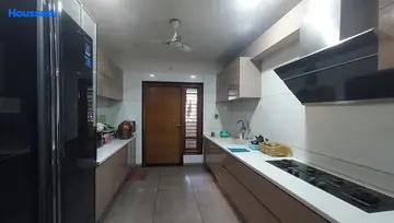 Sample Apartment of 4 BHK Gated Villa for Resale in Satellite, Ahmedabad - Image 8676