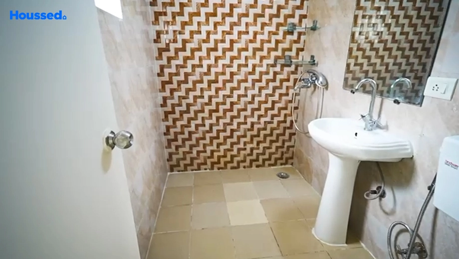 Project Image of 2 BHK Flat for Resale in Gaur City 2 14th Avenue, Noida Extension - Image 170790