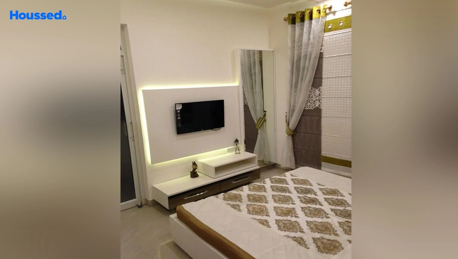 Project Image of 2 BHK Flat for Resale in Mega Capital Tower, Kursi Road - Image 171262