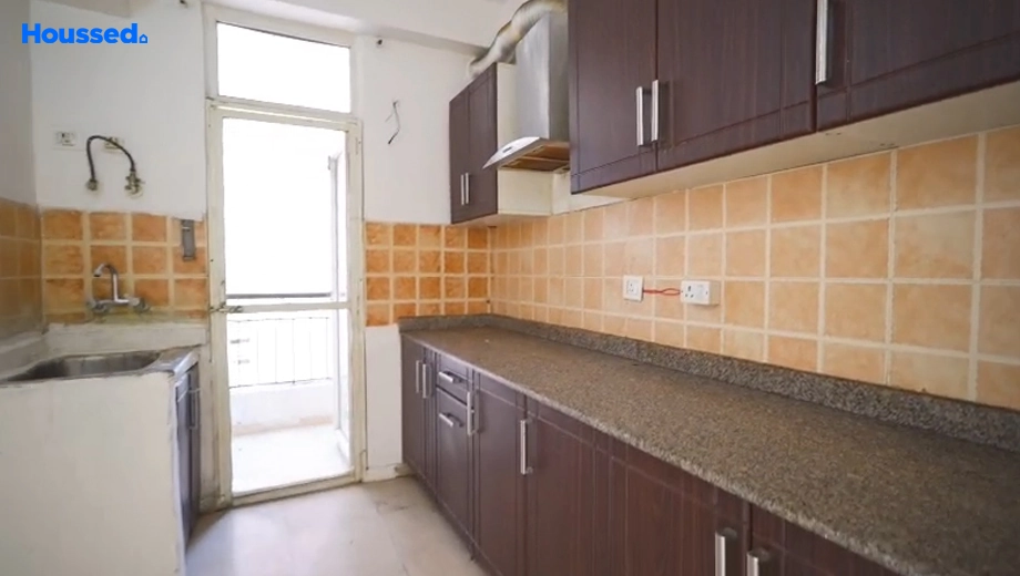Project Image of 2 BHK Flat for Resale in Amrapali Empire, Dundahera - Image 171970