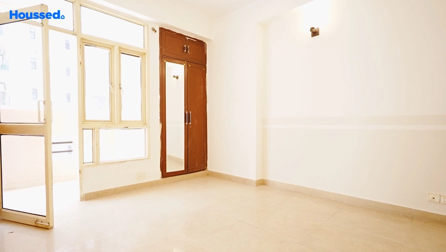 Project Image of 2 BHK Flat for Resale in Bulland Heights, Crossings Republik - Image 172149
