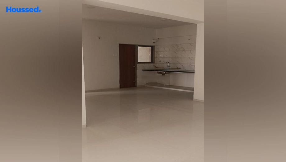 Project Image of 3 BHK Semi-Furnished Flat for Rent in Tragad - Image 173533