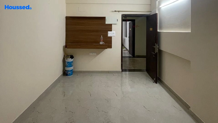 Project Image of 3 BHK Semi-Furnished Flat for Rent in Shri Girindranath Apartment, Morabadi - Image 173704