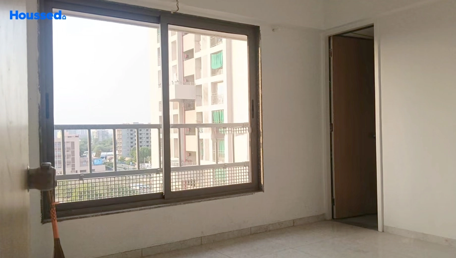 Project Image of 3 BHK Semi-Furnished Flat for Rent in Tragad - Image 173885