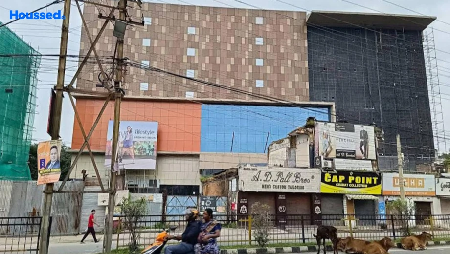 Project Image of Shop & Showroom for Resale in R Ali s Grand Mall, Hindpiri - Image 174904