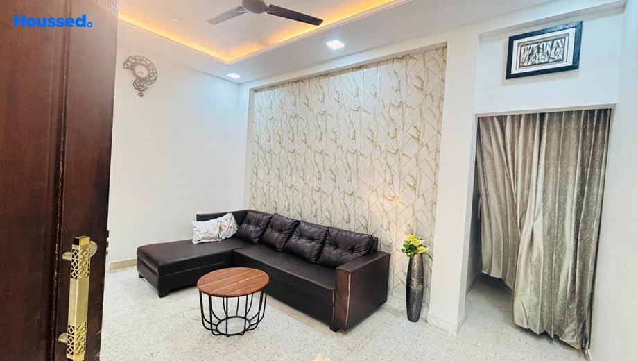 Project Image of 2 BHK Semi-Furnished Flat for Rent in Om Apartment, Laxmi Nagar - Image 176041