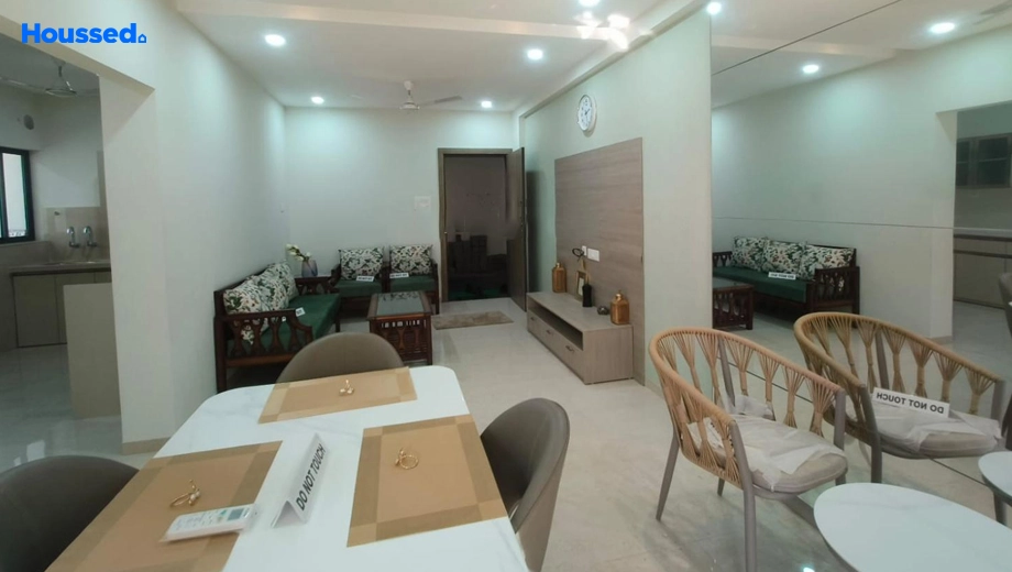 Project Image of 2 BHK Semi-Furnished Flat for Rent in Om Apartment, Laxmi Nagar - Image 176043