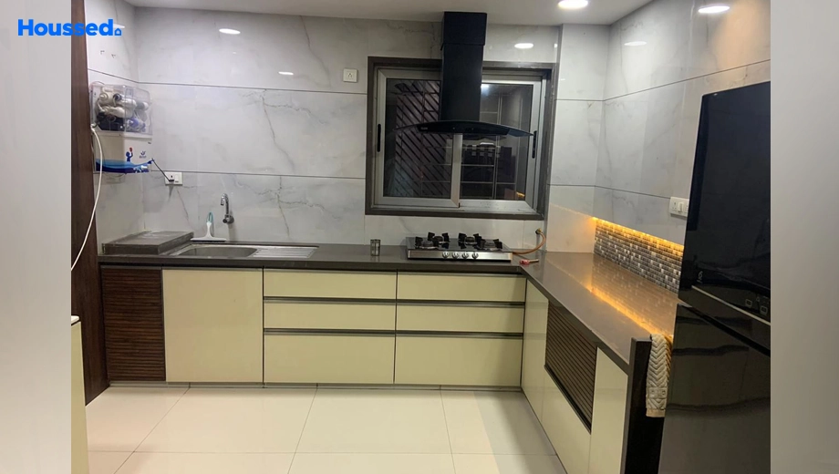 Project Image of 4 BHK Flat for Resale in Punyabhoomi Residency, Vesu - Image 177243