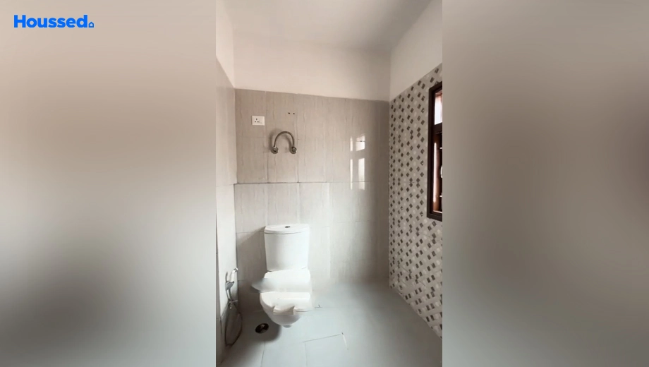 Project Image of 2 BHK Flat for Resale in Wave Executive Floors, NH 24 - Image 179530