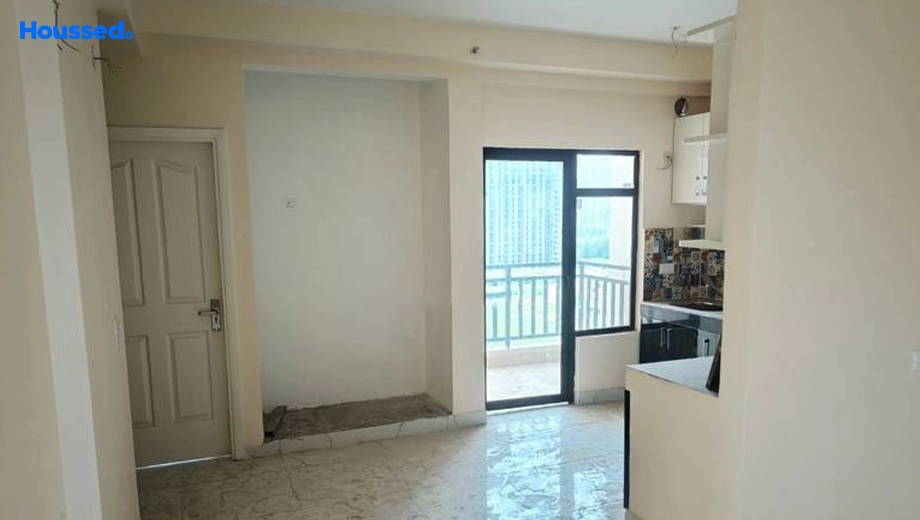 Project Image of 2 BHK Flat for Resale in Parakh The Golden Gate, NH 24 - Image 179599
