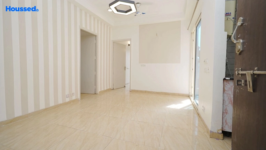 Project Image of 2 BHK Flat for Resale in Gaur City 2 14th Avenue, Sector 168 - Image 181790
