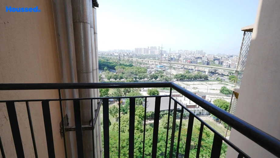 Project Image of 2 BHK Flat for Resale in Amrapali Princely Estate, Sector 76 - Image 182476