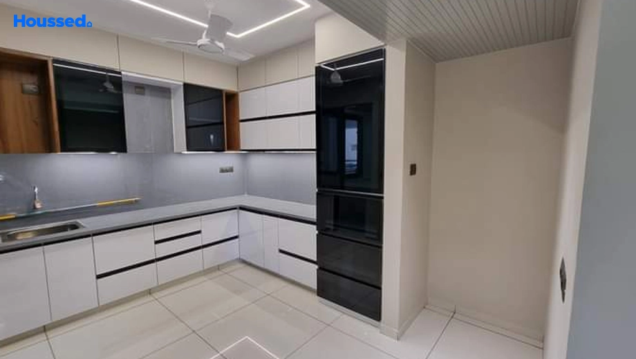 Project Image of 3 BHK Flat for Resale in Panchshil Pearl, Naranpura - Image 186061