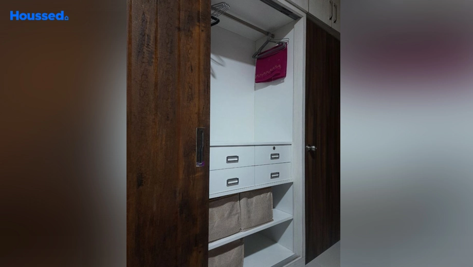 Project Image of 2 BHK Semi-Furnished Flat for Rent in Amanora Park Town, Hadapsar - Image 187190