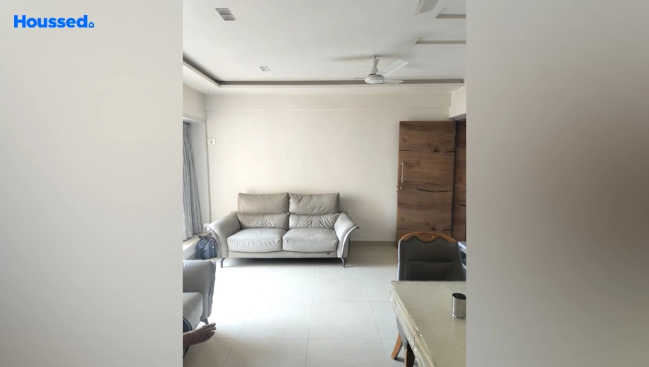Project Image of 3 BHK Semi-Furnished Flat for Rent in Runwal Garden City, Balkum Naka - Image 189017