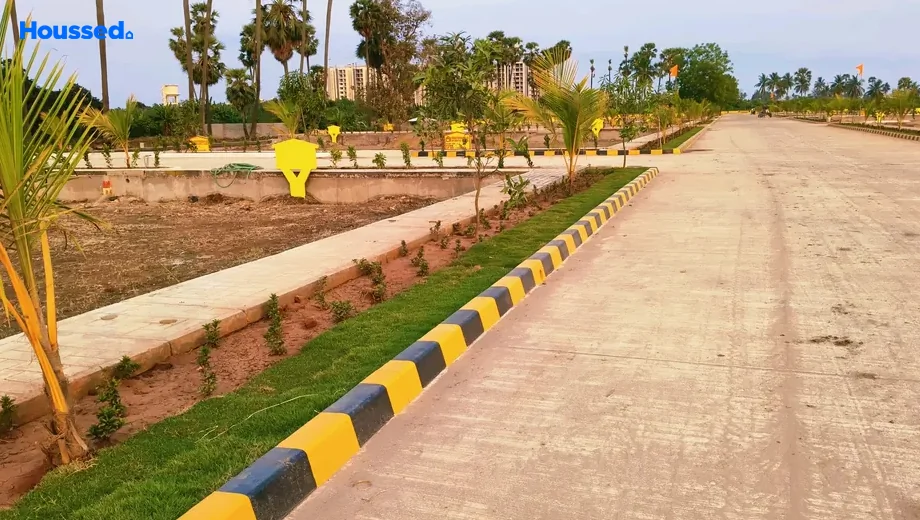 Project Image of Housing Plot/Residential Land for Resale in Trimbak Oaks Chaturbhuja, Penamaluru - Image 193224