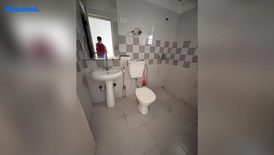 Project Image of 2 BHK Flat for Resale in Amrapali Spring Meadows, Techzone 4 - Image 39481