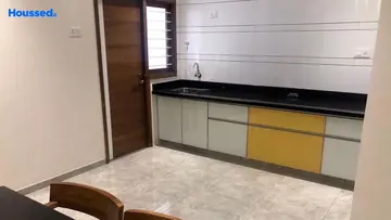Project Image of 2 BHK Flat for Rent in Royal Glory Vaishnodevi Circle, Ahmedabad - Image 44066
