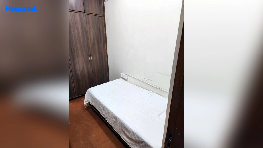 Amenities of 3 BHK Flat for Resale in Karol Bagh - Image 44836