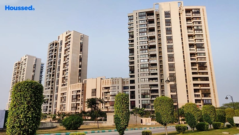 Project Image of 2 BHK Flat for Resale in Jaypee Crescent Court, Jaypee Greens - Image 47204